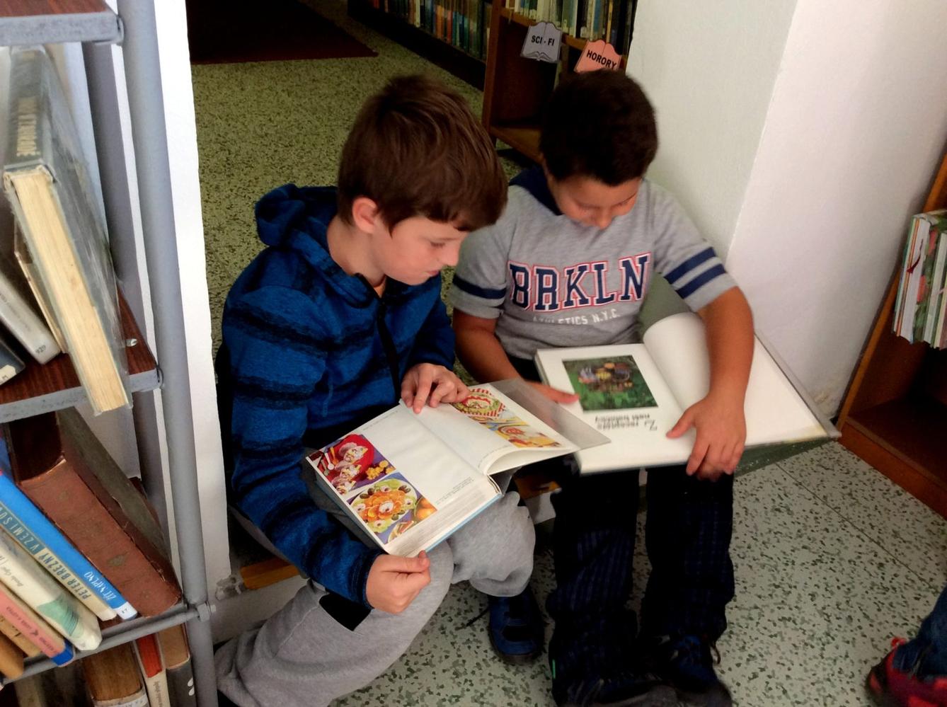 1. 11. Třetí třída v obecní knihovně - 6