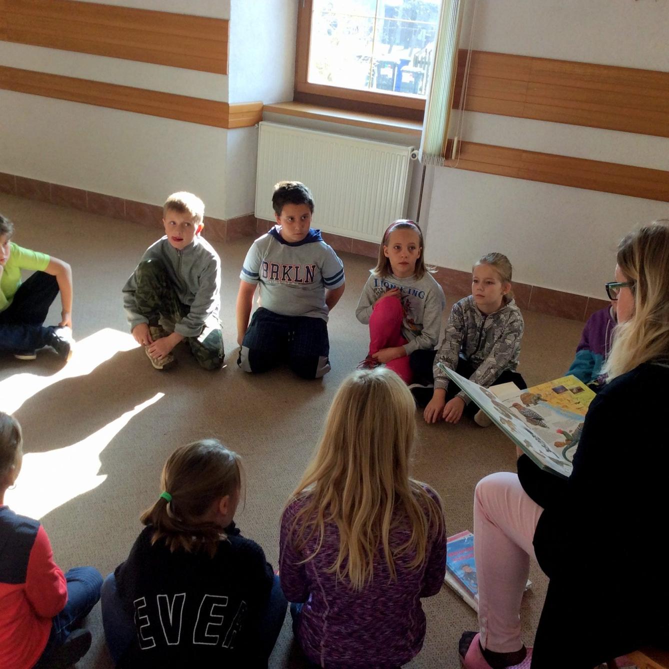 1. 11. Třetí třída v obecní knihovně - 9