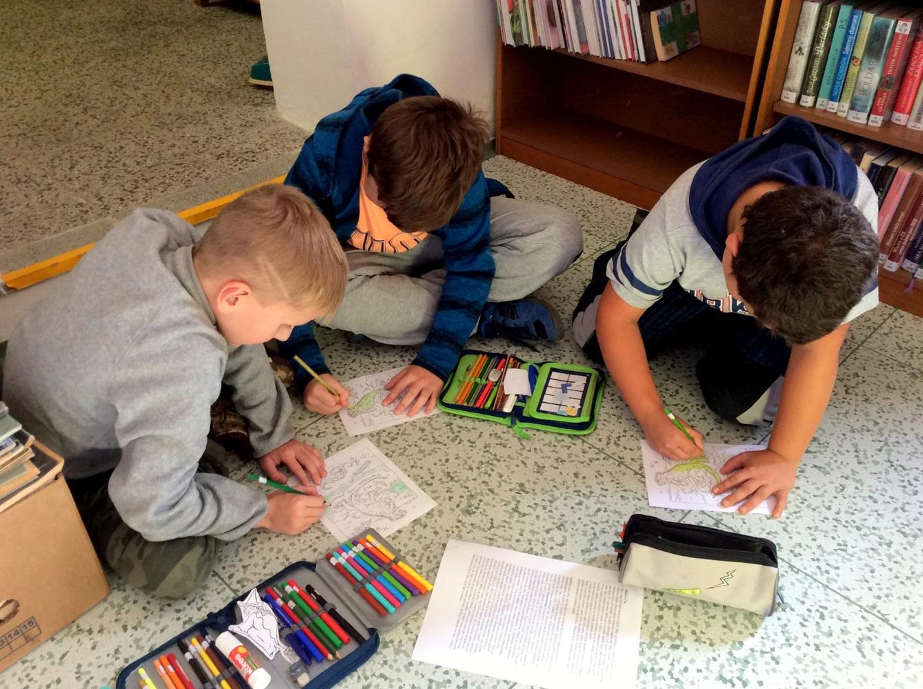 1. 11. Třetí třída v obecní knihovně - 11