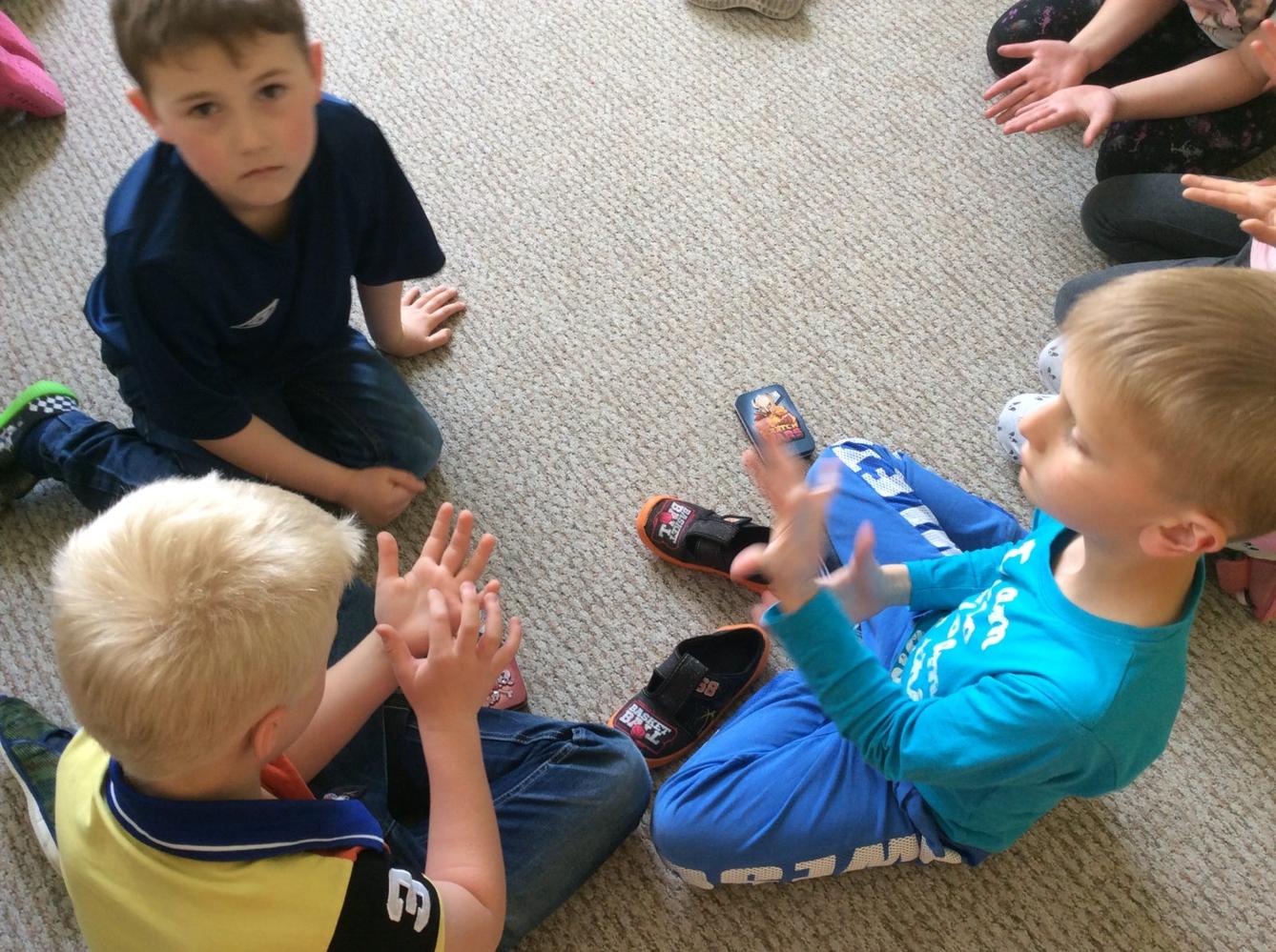 ,,ZLATÉ" RUČIČKY - svátek rukou - 3