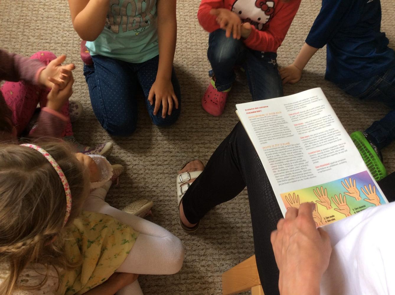 ,,ZLATÉ" RUČIČKY - svátek rukou - 4