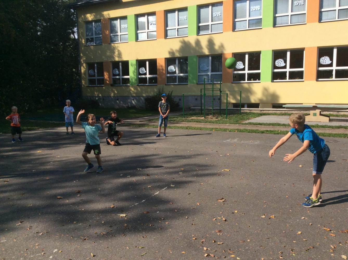 II. oddělení přivítalo prvňáčky ve družince - 35