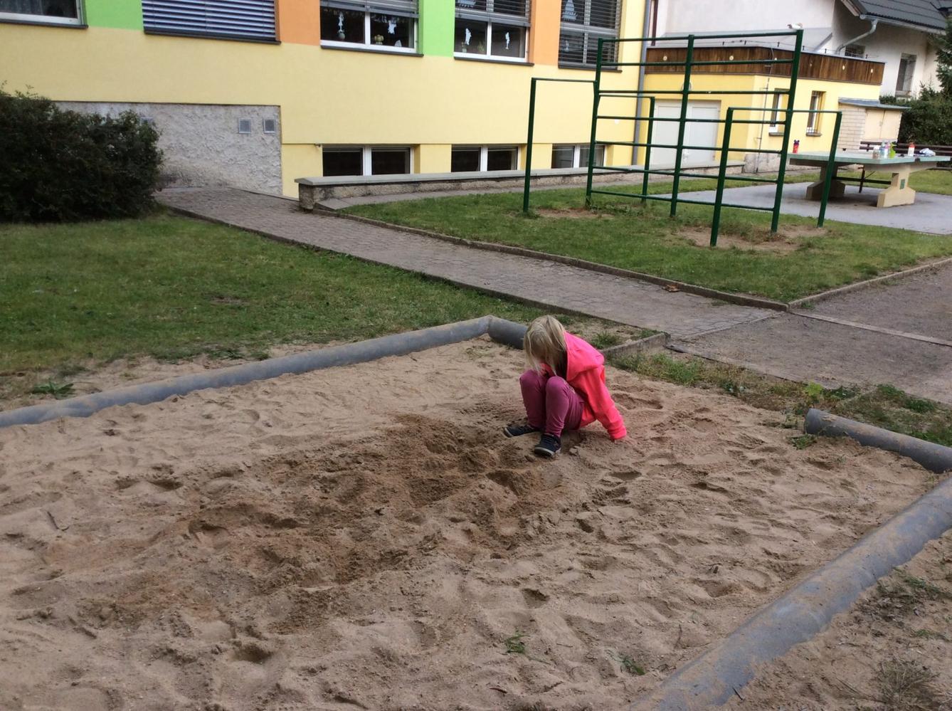 ZÁŘÍ - 2. ODDĚLENÍ - 82