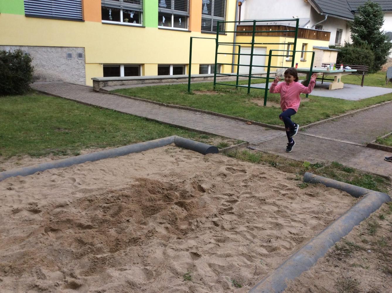 ZÁŘÍ - 2. ODDĚLENÍ - 83