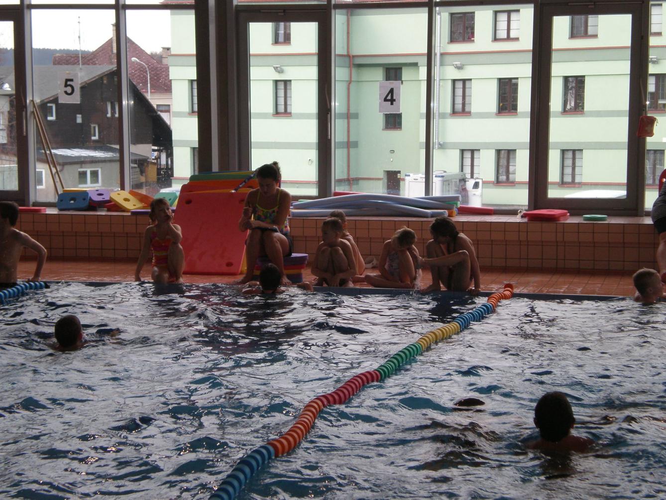 Zahájení plaveckého výcviku 1. a 2. třídy - 10