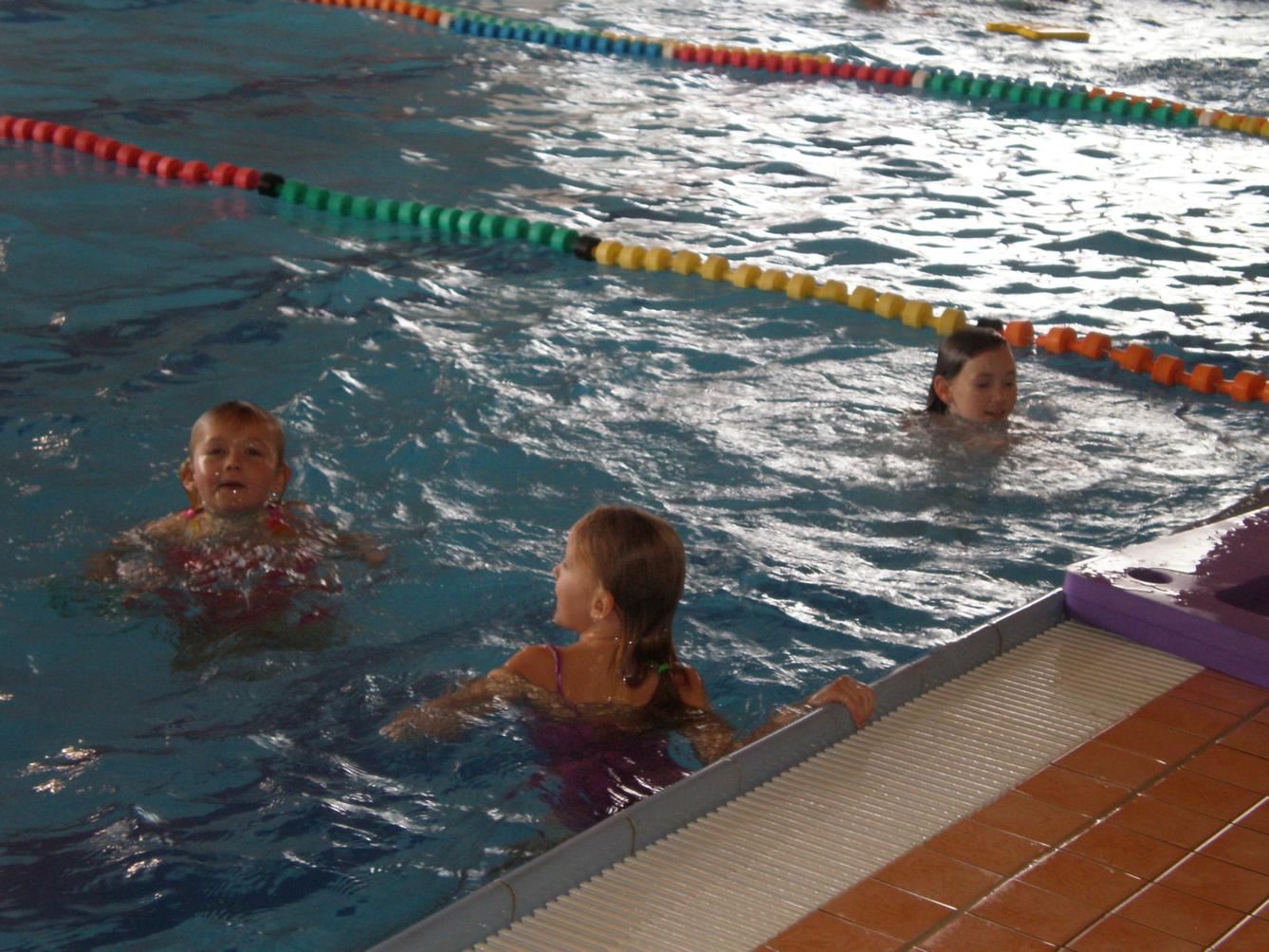 Zahájení plaveckého výcviku 1. a 2. třídy - 13