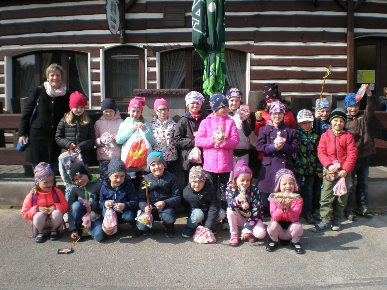 Prvňáčci na Velikonoční výstavě - 8