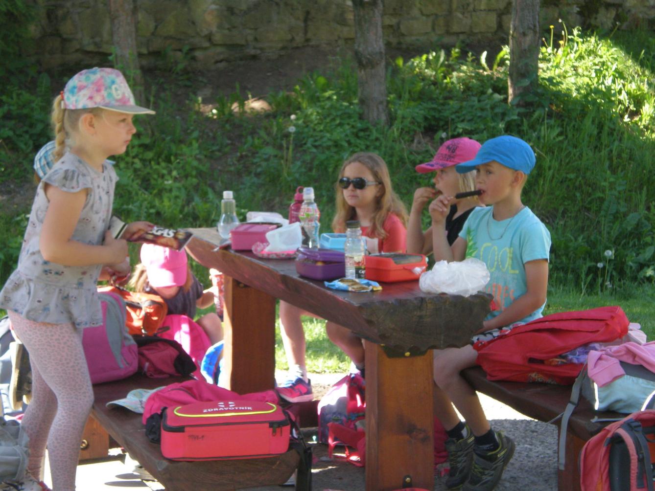 Výstupy druháčků z domácího i školního učení 5. 6. - 37