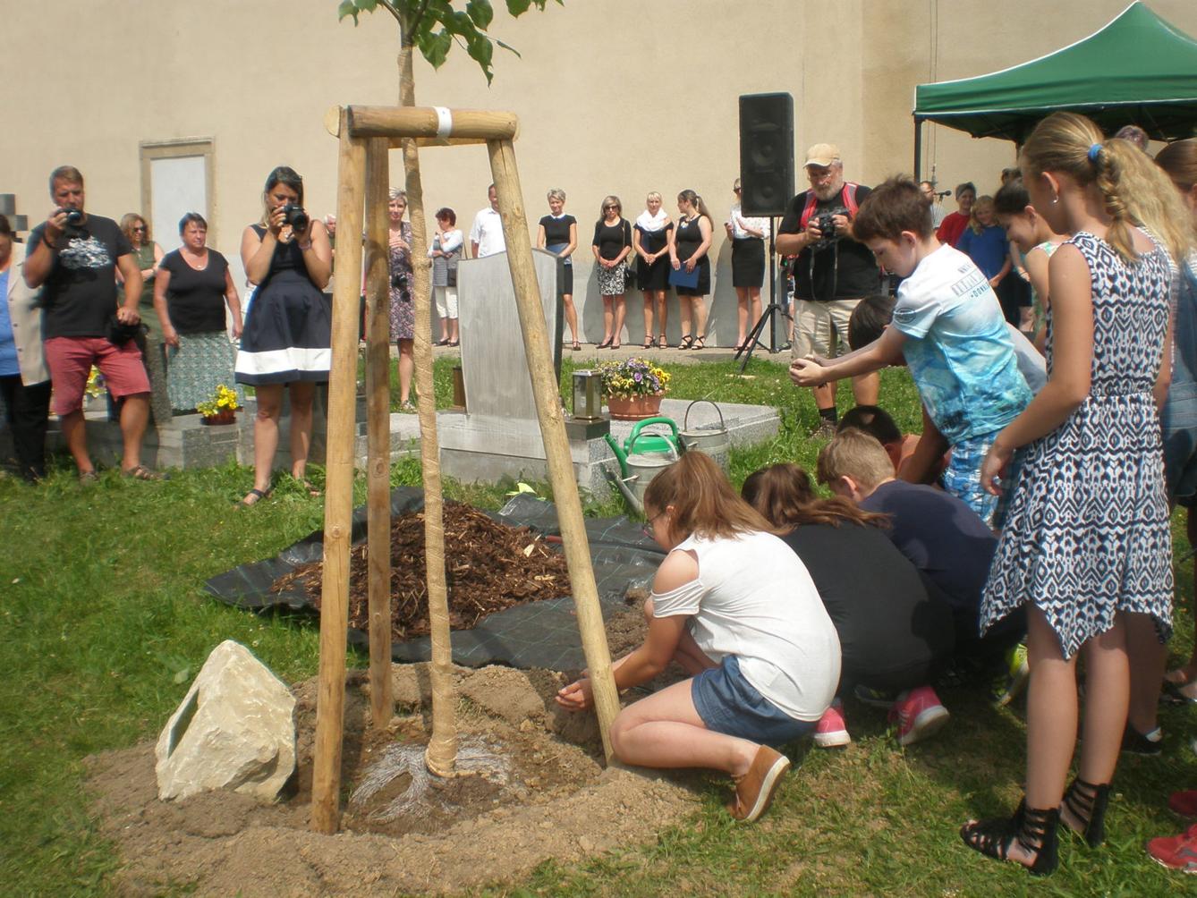 Slavnostní zasazení památné lípy - 7