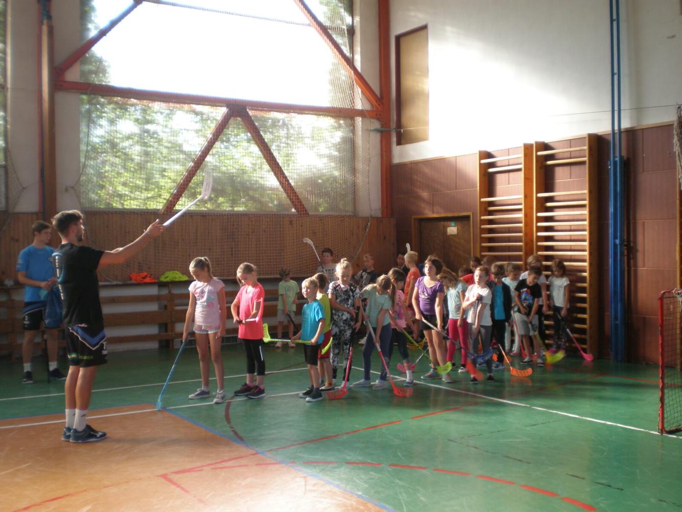 Úkazkové hodiny florbalu - 37