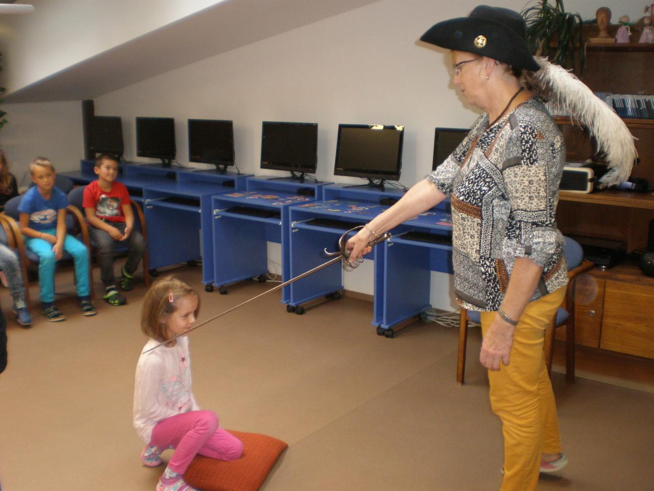 Pasování žáků 2. třídy na čtenáře - 25