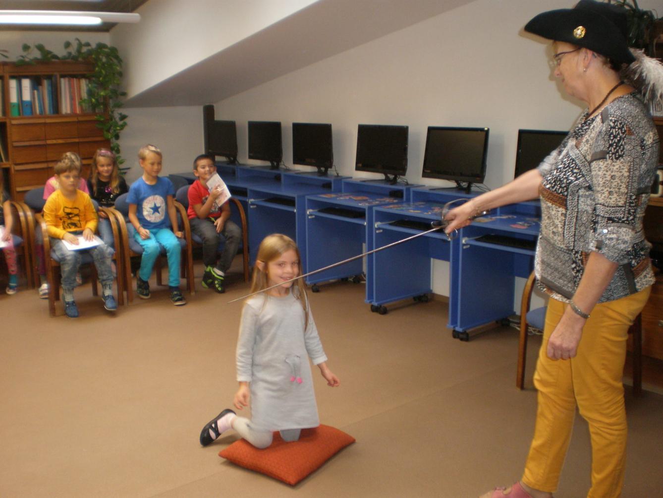 Pasování žáků 2. třídy na čtenáře - 35