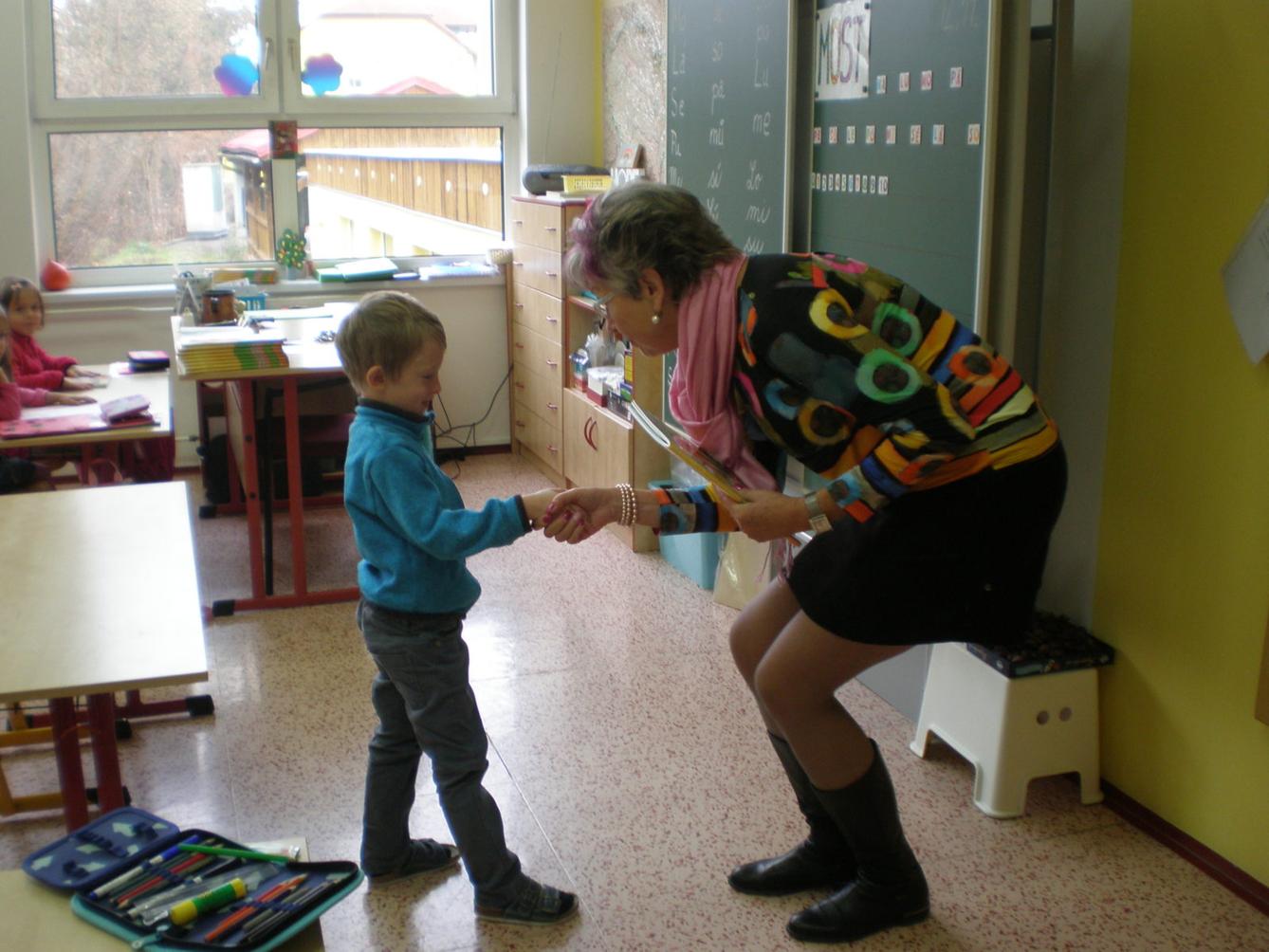 Slavnostní předávání slabikářů v 1. třídě - 8