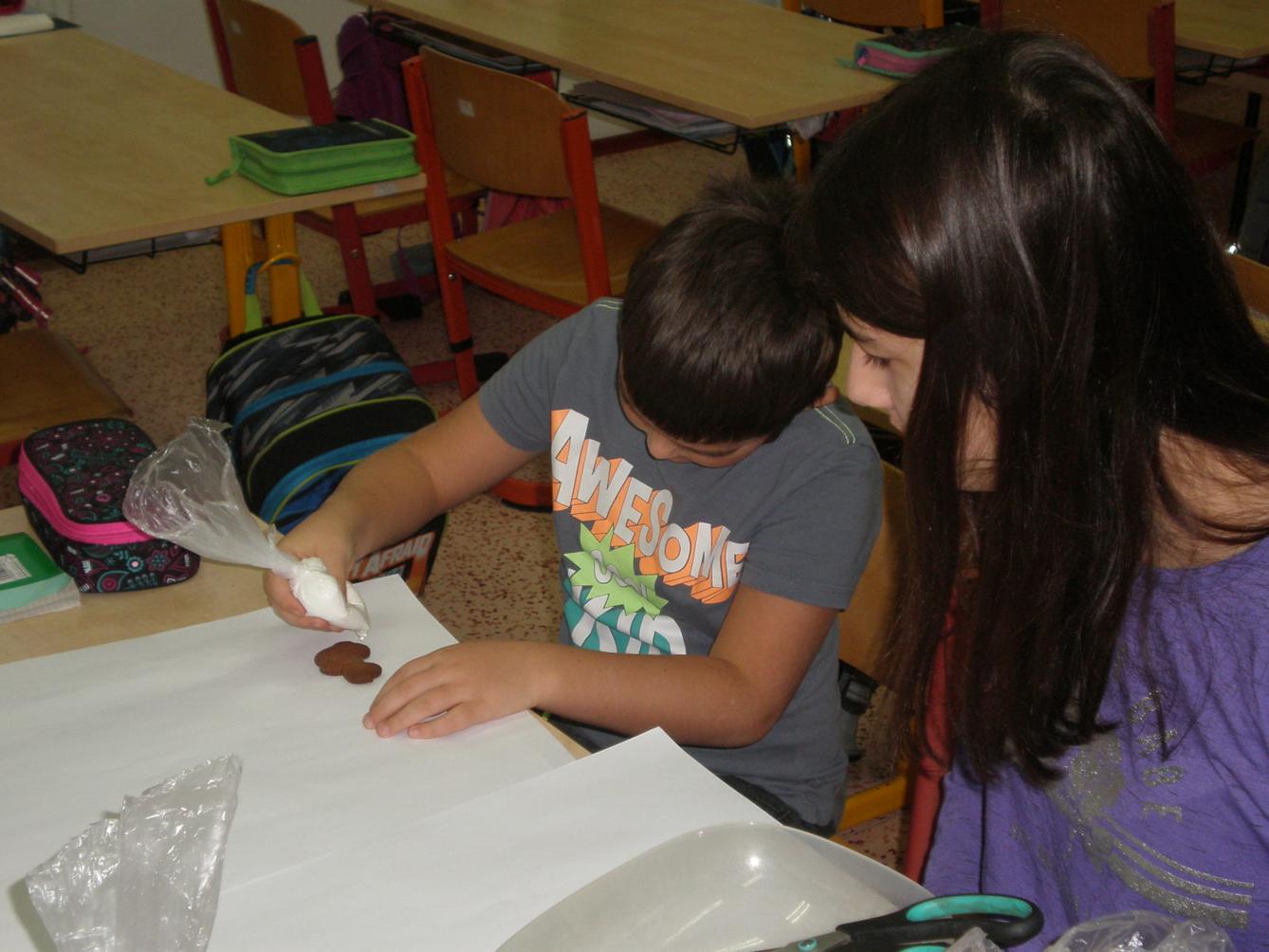 Zdobení perníčků ve 2. třídě - 3