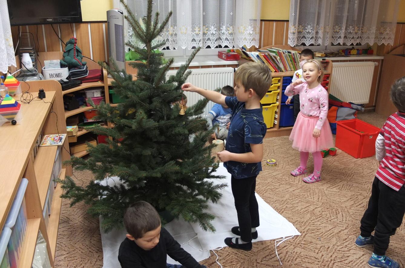 Zdobení stromečku - 1