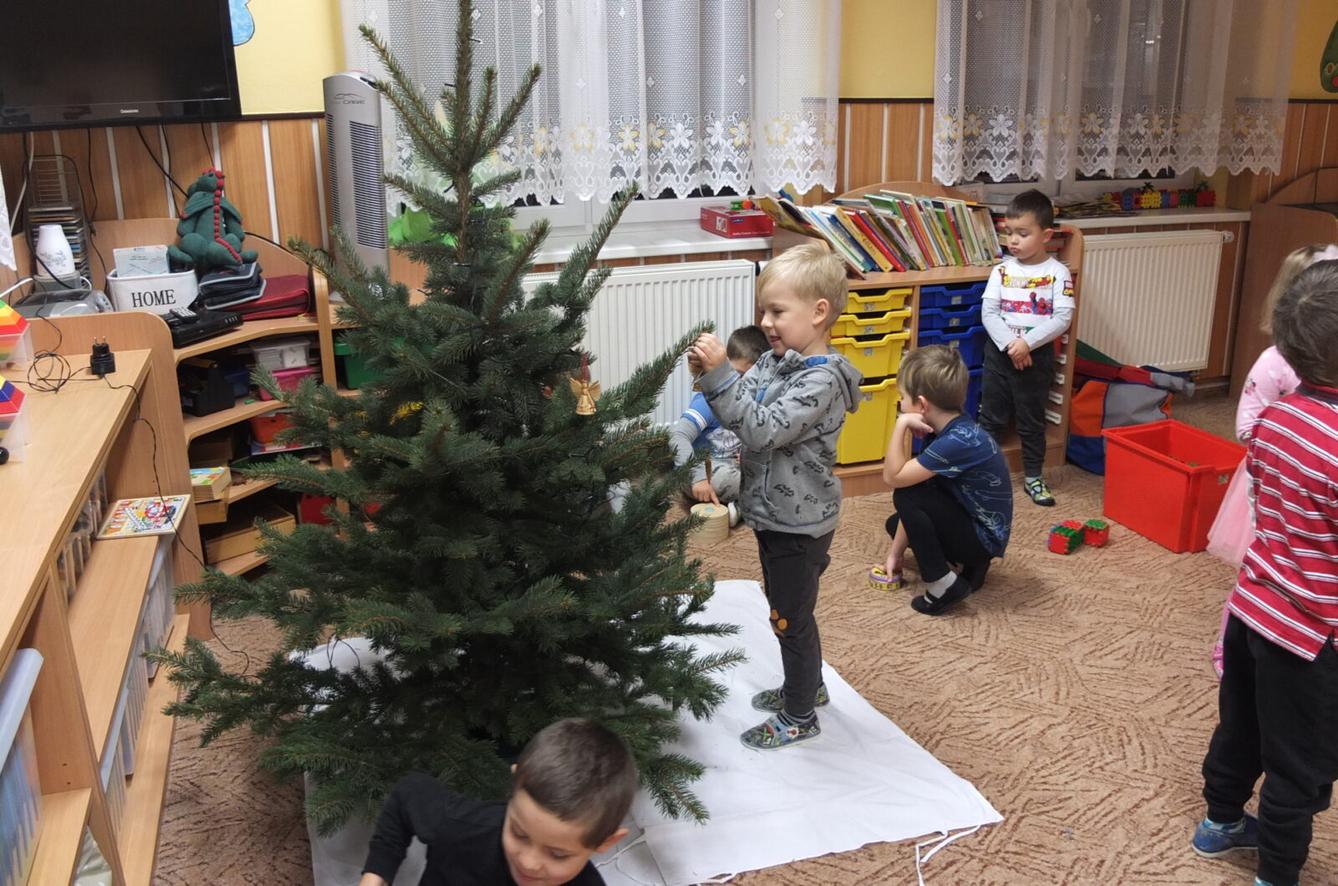 Zdobení stromečku - 2