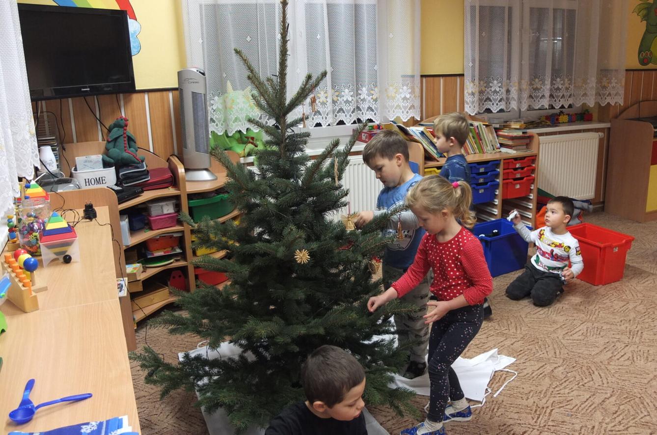 Zdobení stromečku - 5