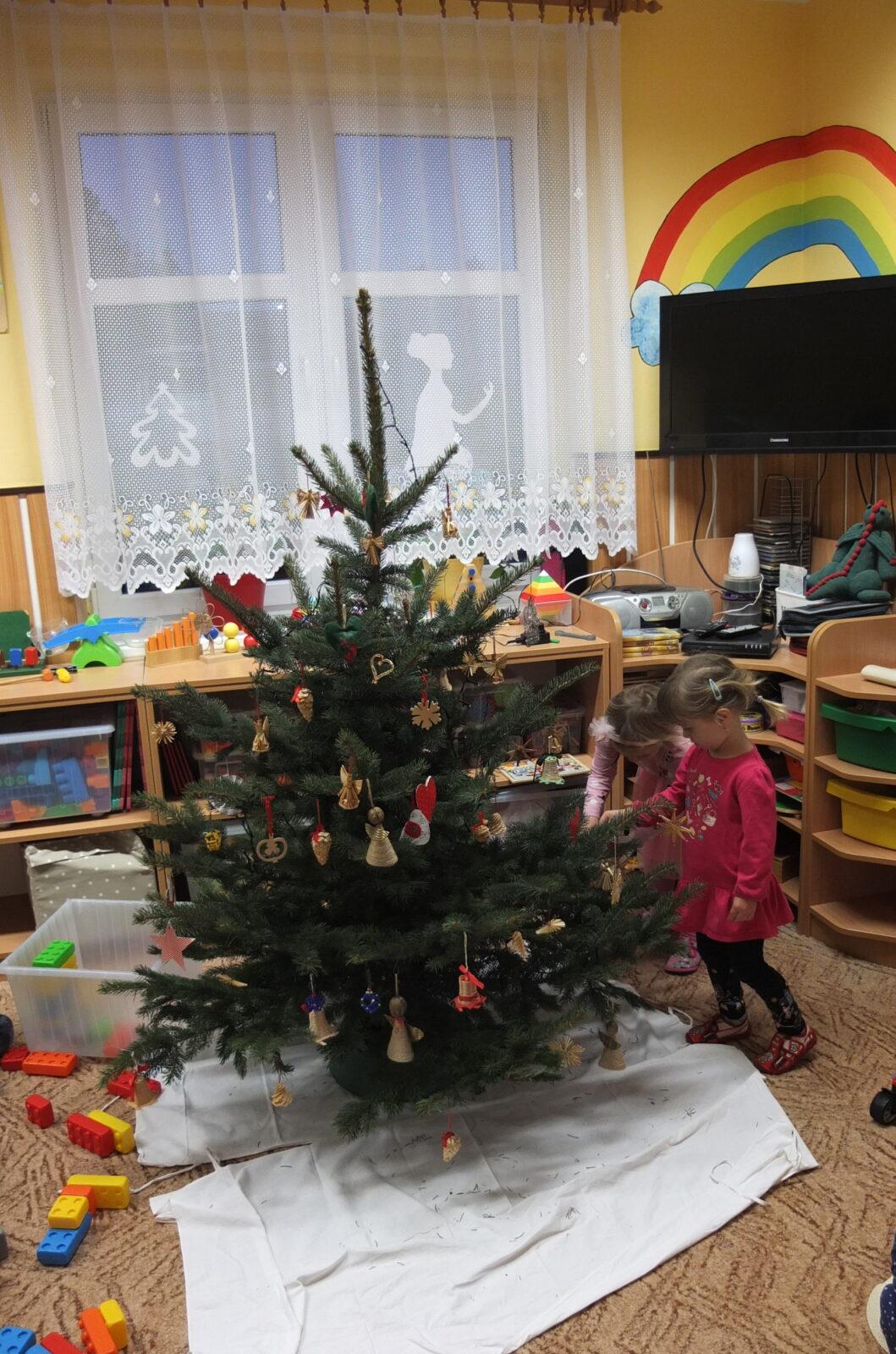 Zdobení stromečku - 7