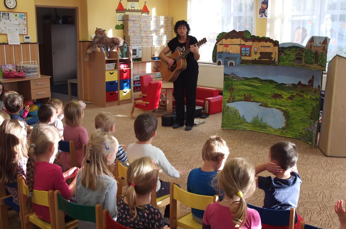 Divadlo - Jak se Honza rytířem stal a kolik řemesel se naučil - 1