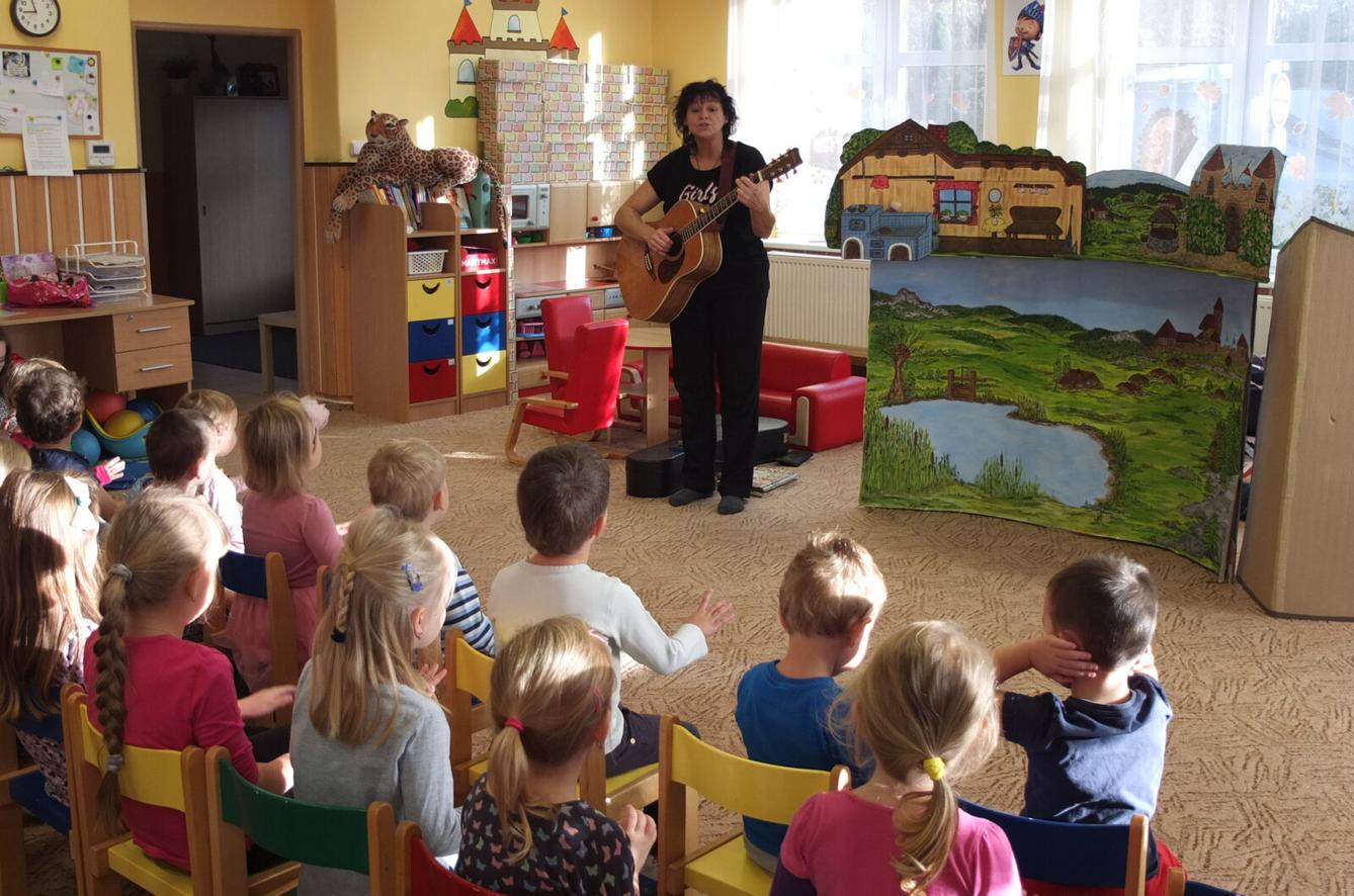 Divadlo - Jak se Honza rytířem stal a kolik řemesel se naučil - 2