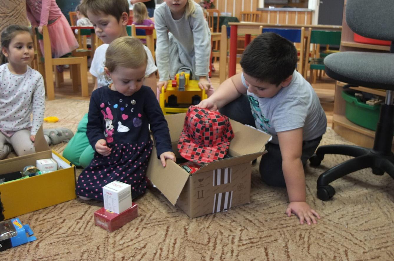 Dobročinná akce - Krabice od bot - 8