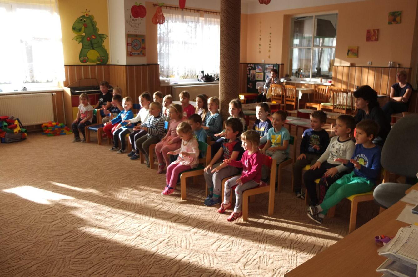 Divadlo - Jak se Honza rytířem stal a kolik řemesel se naučil - 12