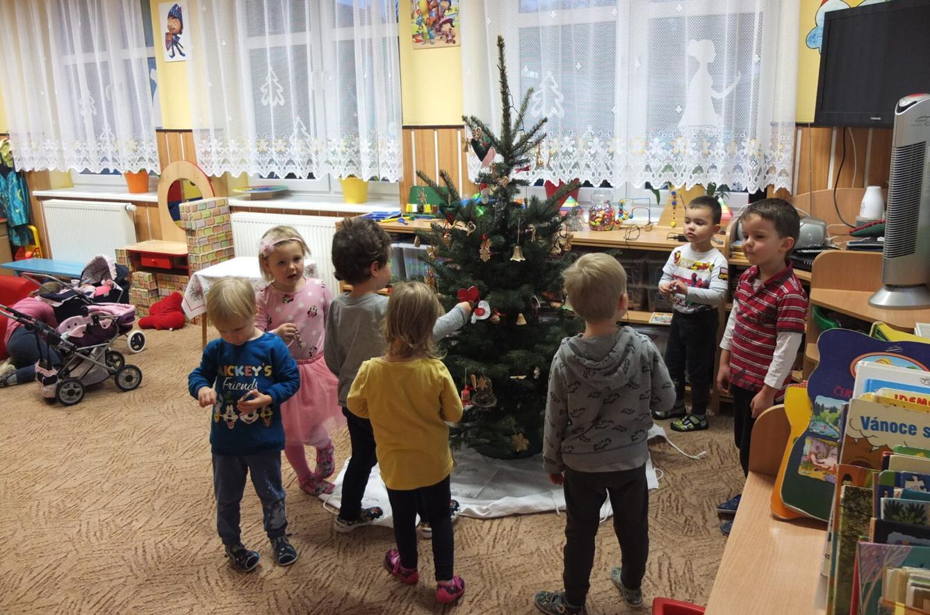 Zdobení stromečku - 21