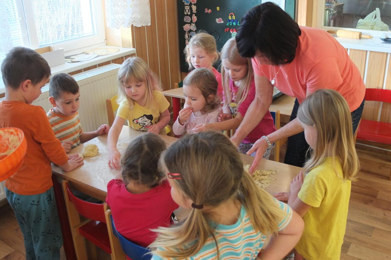 Pečení svatomartinských rohlíčků - 16