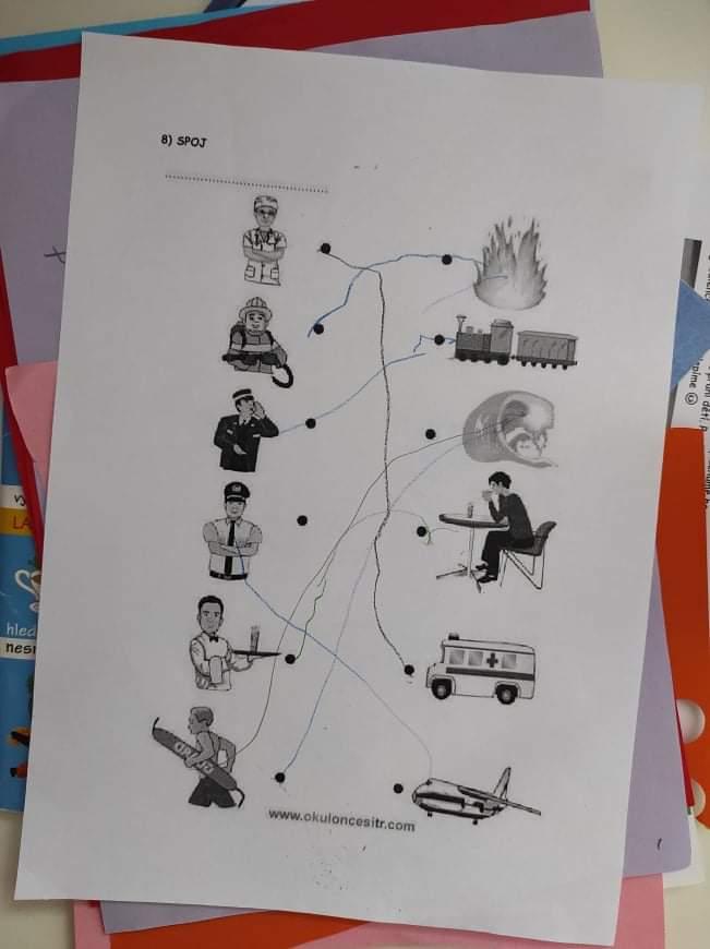 Distanční výuka v MŠ Kamarád (Ten dělá to a ten zas tohle:-)) - 97