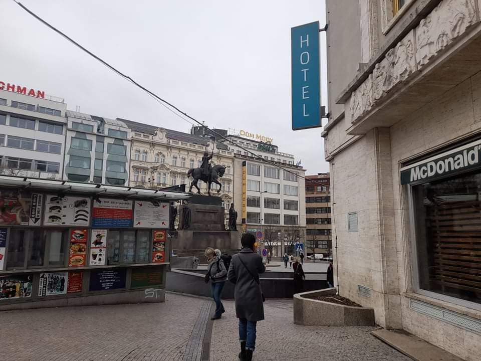 TLAPKY 1.-Praha- cesta a Neviditelná výstava - 40