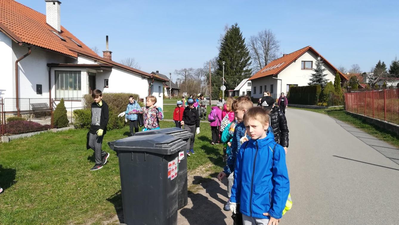 4.,5. třída uklízí Česko - 1