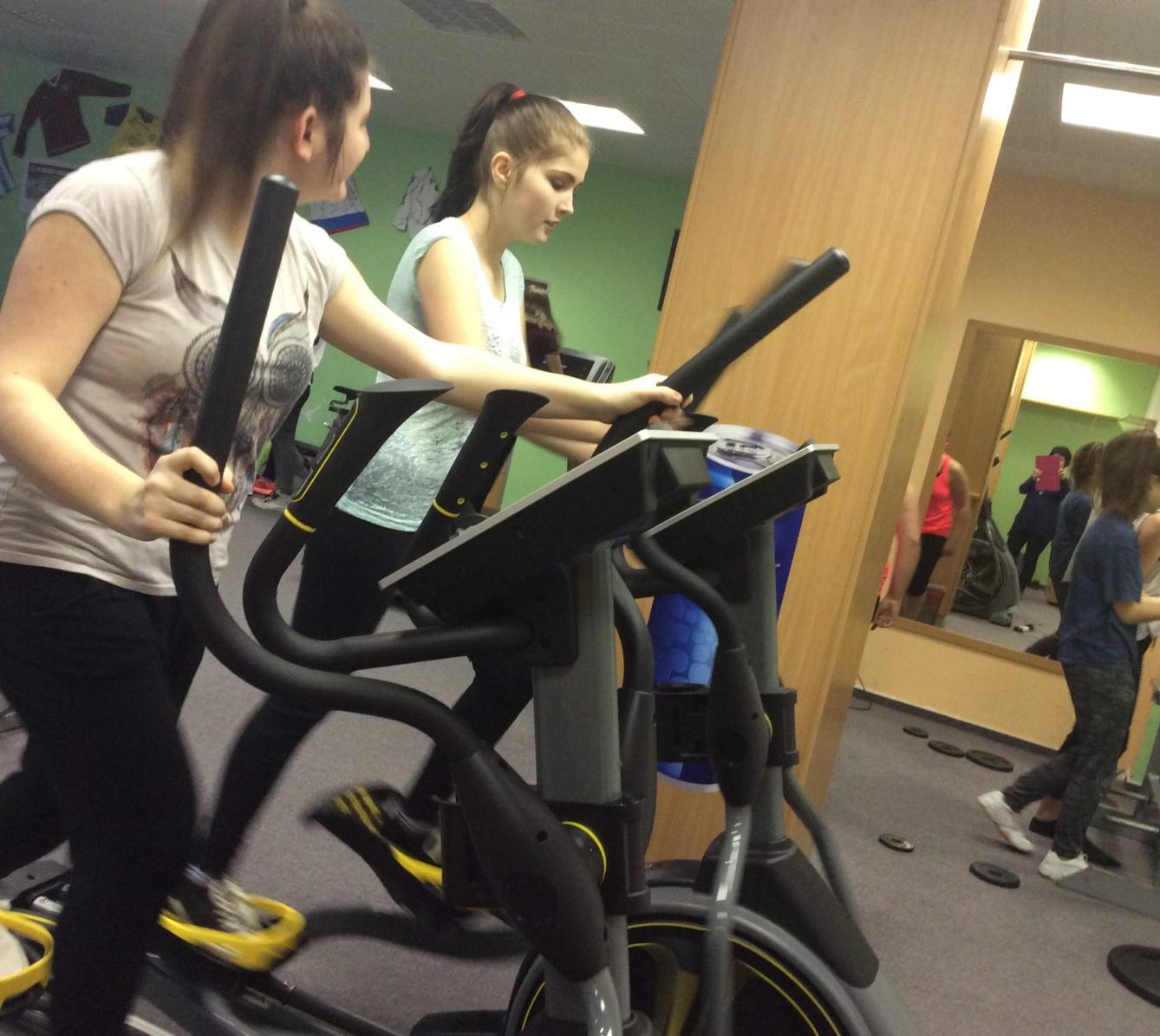 Návštěva posilovny - dívky z 8. a 9. třídy - 2