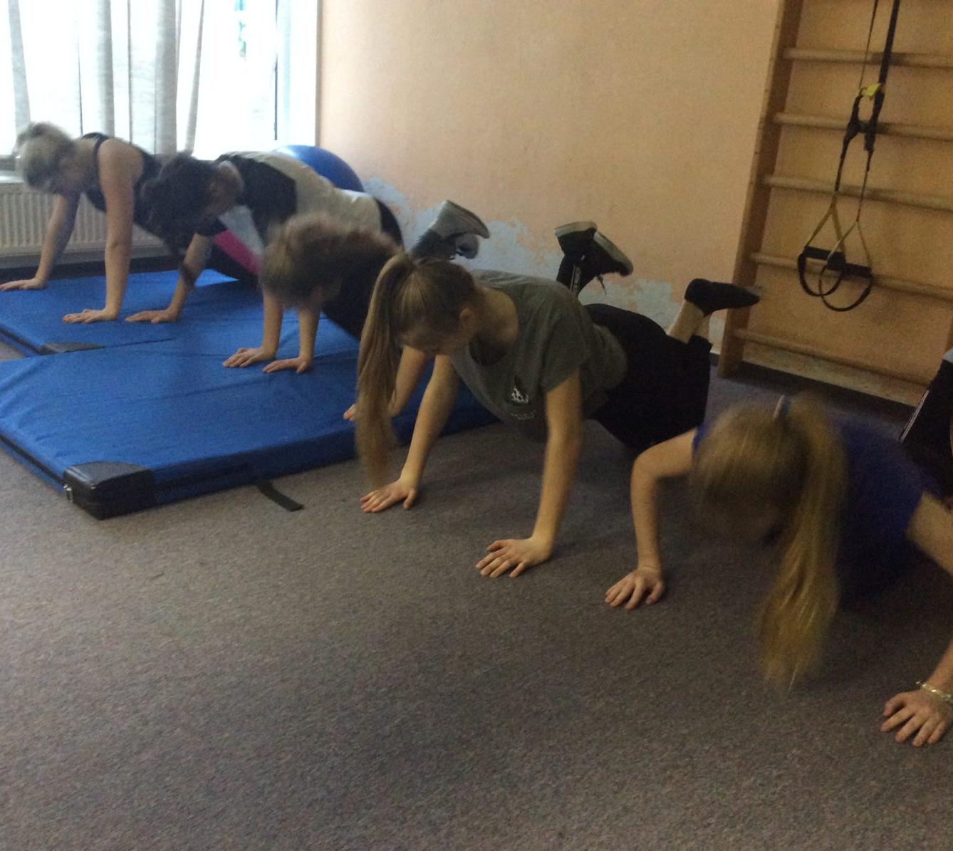 Návštěva posilovny - dívky z 8. a 9. třídy - 14