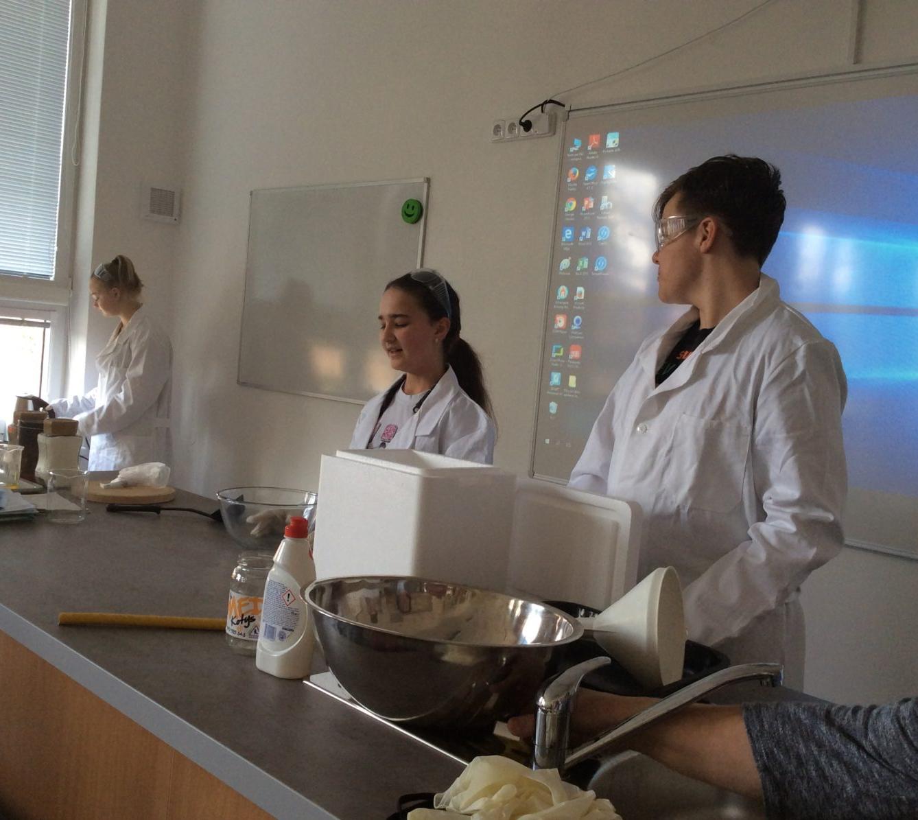 Odpoledne s pokusy Přírodovědného kroužku - 3