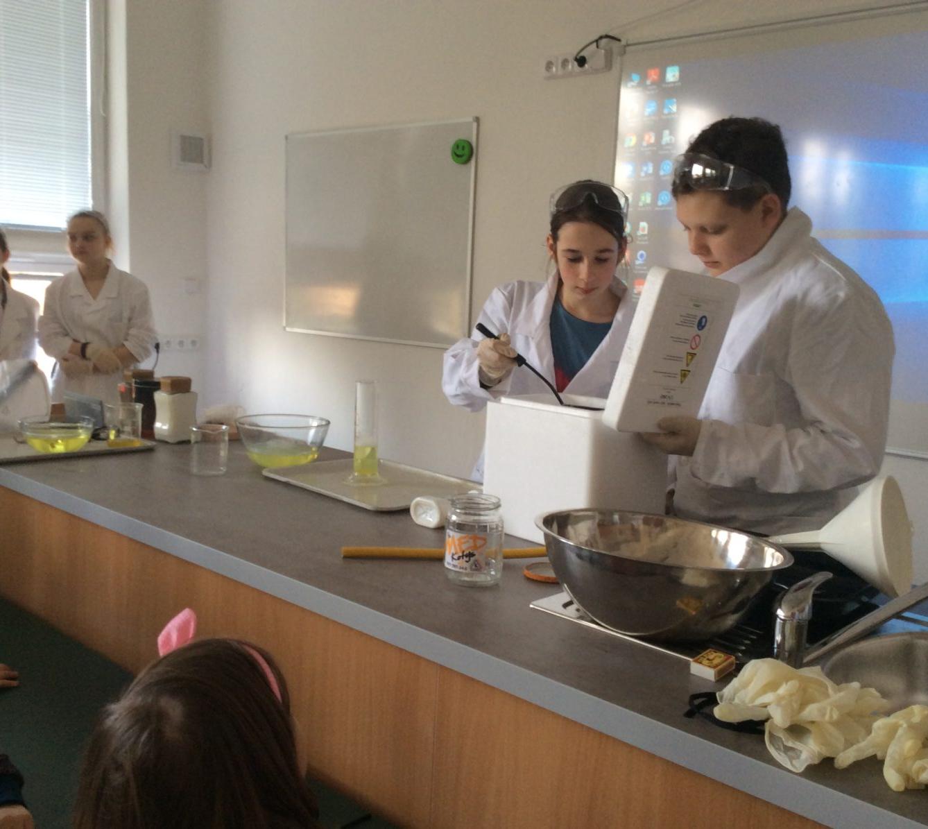 Odpoledne s pokusy Přírodovědného kroužku - 7