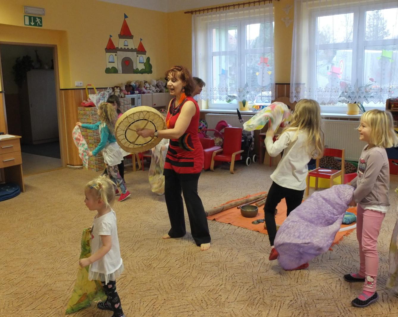 Interaktivní muzikoterapeutický příběh Lenky Hradecké - 11