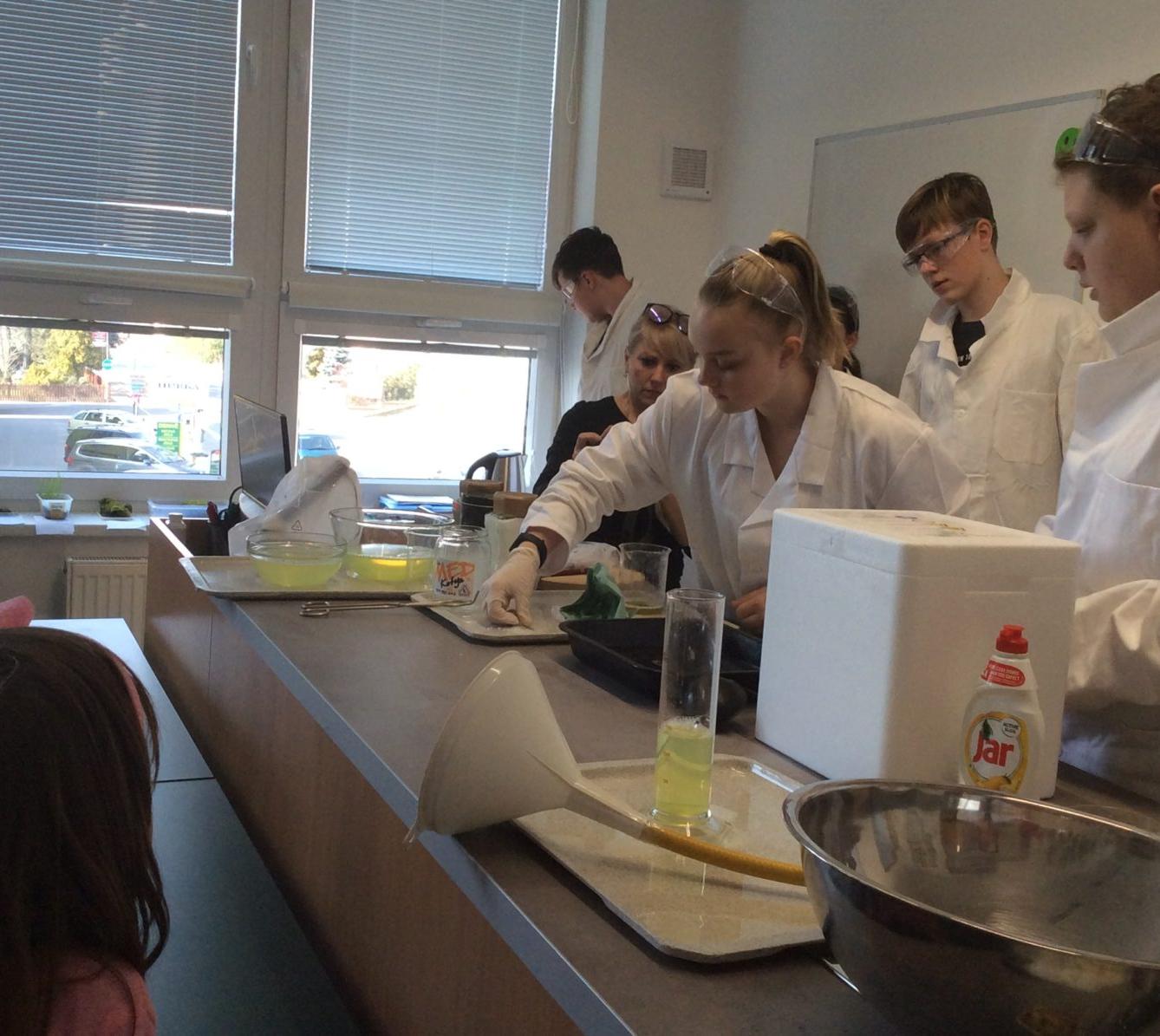 Odpoledne s pokusy Přírodovědného kroužku - 16