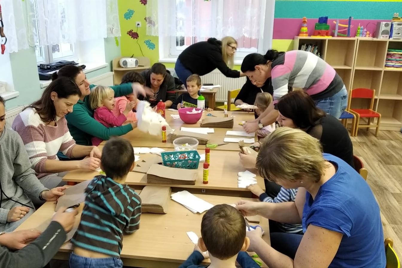 VÁNOČNÍ TVOŘENÍ S RODIČI