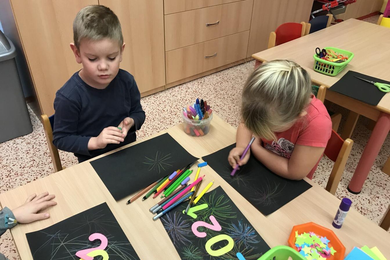 SOVIČKY: ,,NA NOVÝ ROK O SLEPIČÍ KROK"