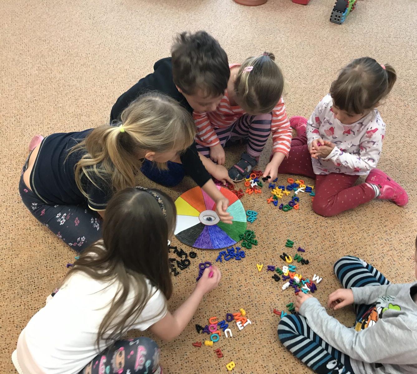 ODPOLEDNÍ HRY: ,,NAŠE SMYSLY" - 2