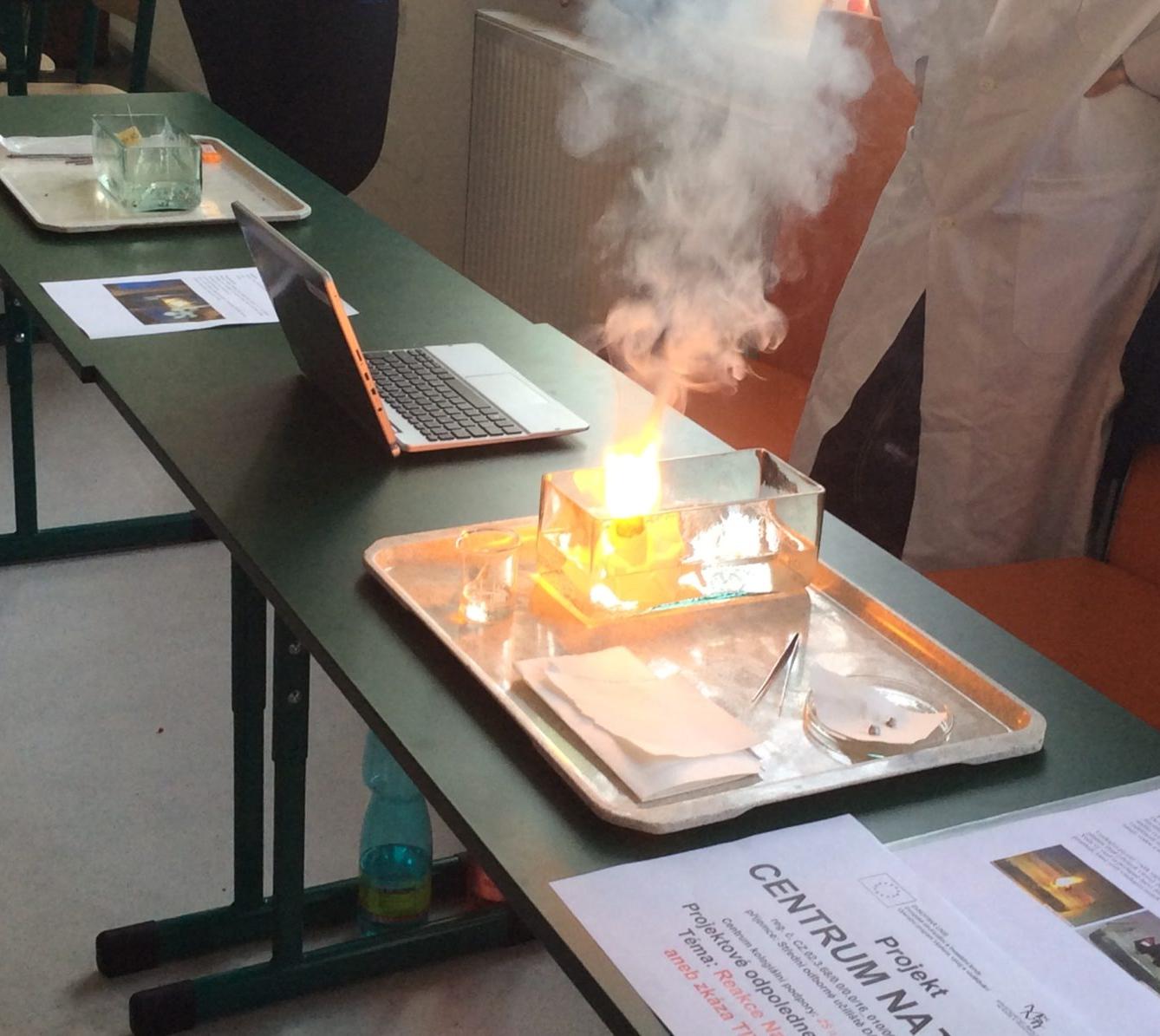 Odpoledne s pokusy Přírodovědného kroužku - 25