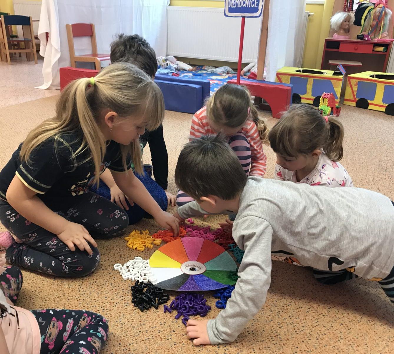 ODPOLEDNÍ HRY: ,,NAŠE SMYSLY" - 3