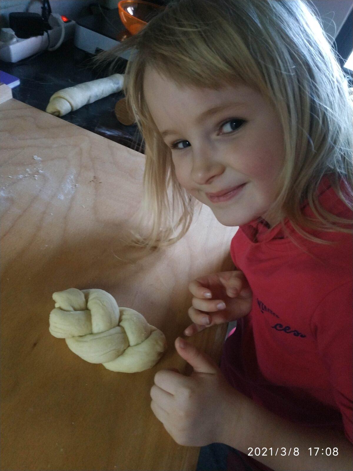 Distanční výuka v MŠ Kamarád (Ten dělá to a ten zas tohle:-)) - 4