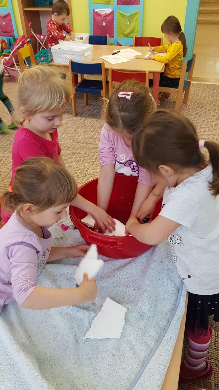 broučci:eskymáci to jsou máci... - 7