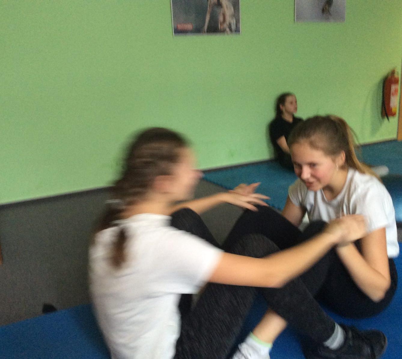 Starší žákyně v posilovně - 11