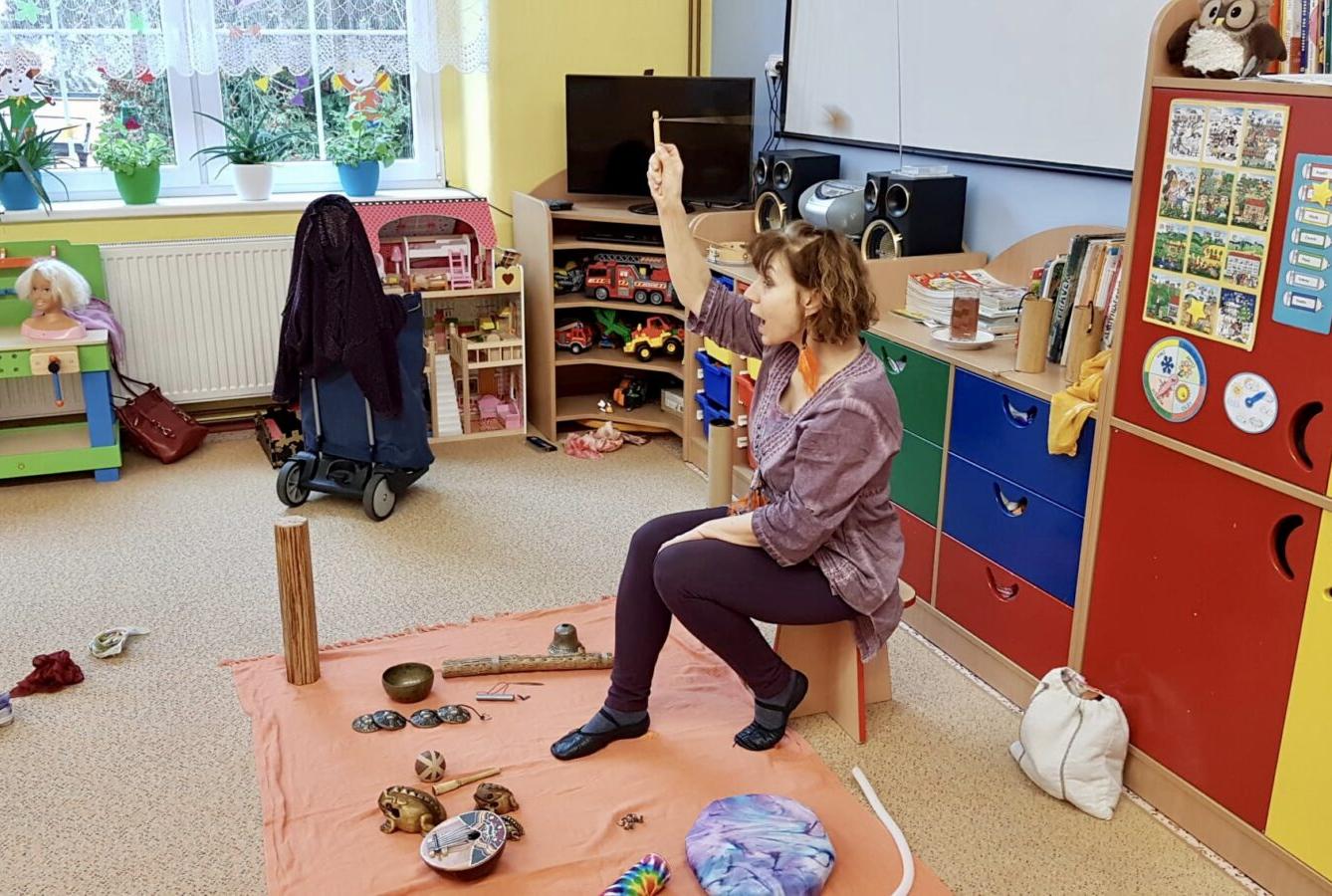 MUZIKOTERAPIE: ,,INDIÁNSKÁ POHÁDKA" - 6