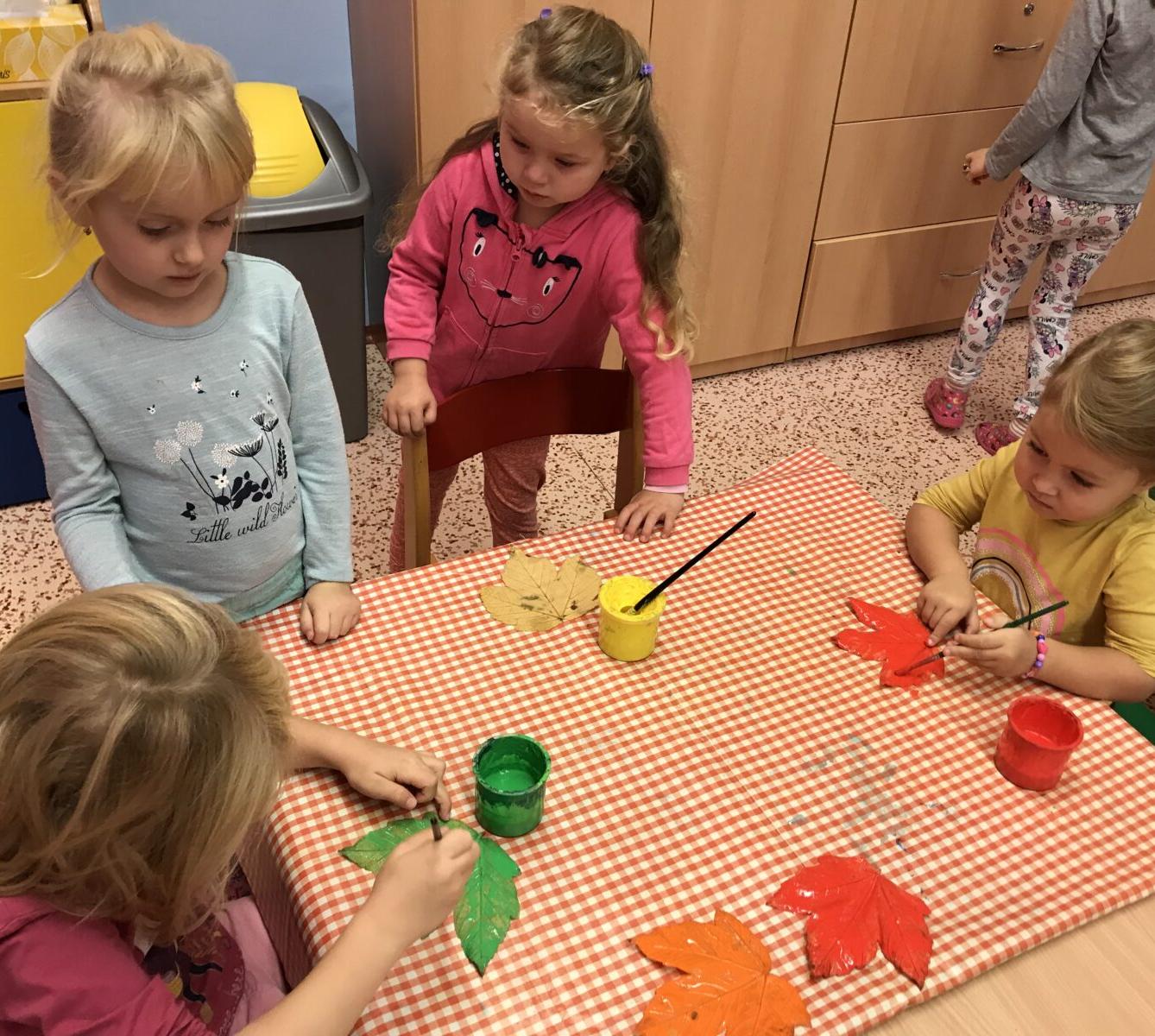 TVOŘENÍČKO: ,,LISTÍ ŽLOUTNE, POLETUJE" - 6