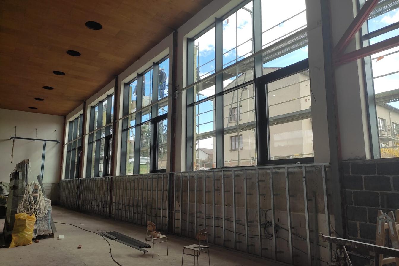 Stavební práce v tělocvičně