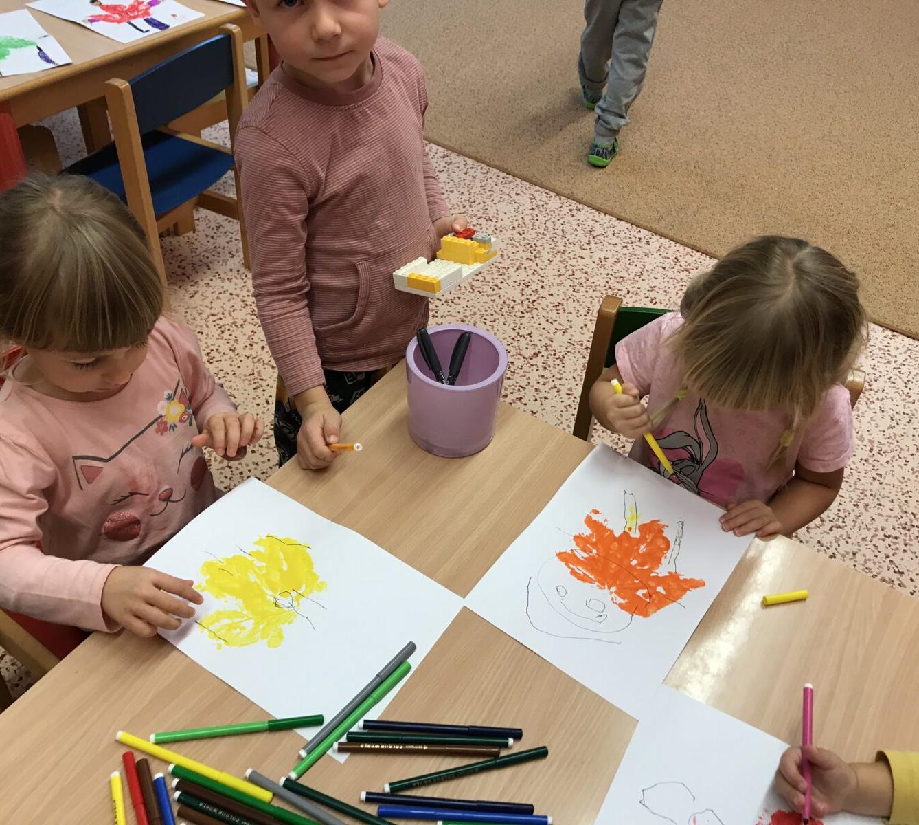 TVOŘENÍČKO: ,,LISTÍ ŽLOUTNE, POLETUJE" - 9