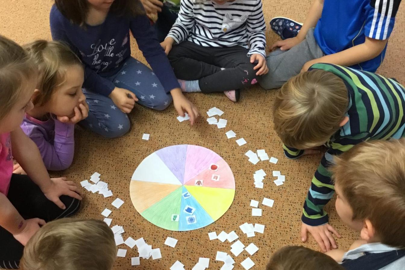 Klokánci: Barevný svět kolem nás